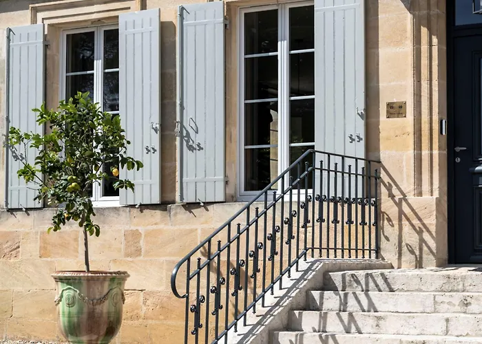 Maison Groleau Bed and Breakfast 4*