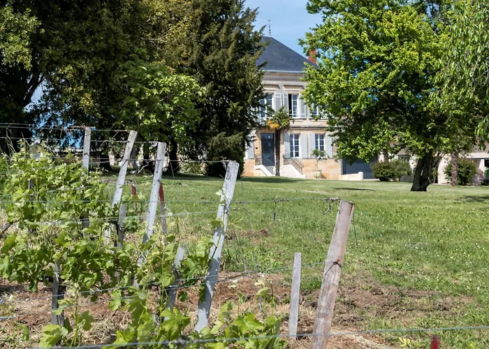 Maison Groleau Bed and Breakfast 4*